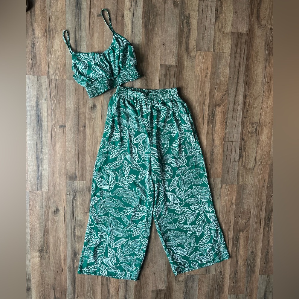 Pink Lily Tropical Leaf Print Wide Leg 2 Piece Set
